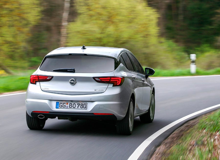 Nuevo Opel Astra Biturbo El Compacto Alem N Estrena Motor De Cv