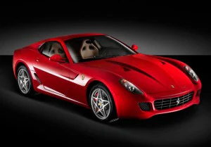 Hertz ofrece a sus clientes el alquiler de un Ferrari por 990€ al día, como oferta de lanzamiento de su campaña.