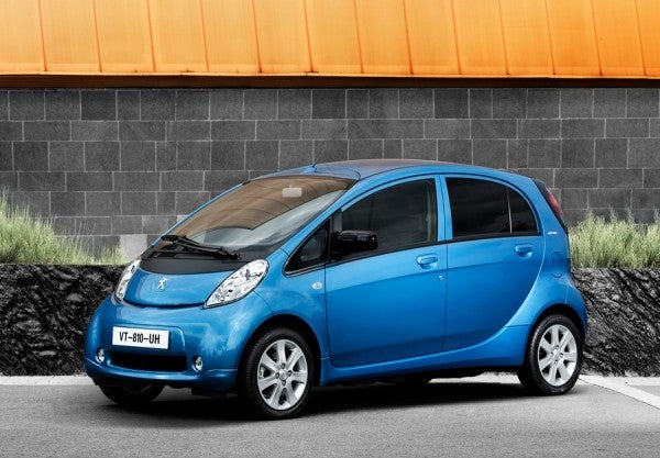 Peugeot_iOn-ok El Peugeot iOn es uno de los eléctricos más vendidos en España.