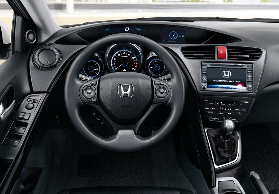 honda civic 2012 detalle 2 El interior del Civic es my amplio y se ha insonorizado al máximo.