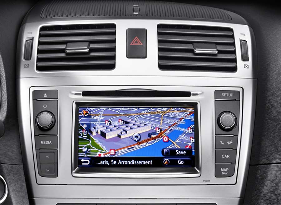 Avensis 11 900x656 El navegador Toyota Touch and Go Plus es una de las principales novedades a nivel de equipamiento del nuevo Avensis.