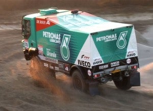 Dakar 2012 Pep Vila Pep Vila, un experto "dakariano", se ve ganando etapas con su Iveco.