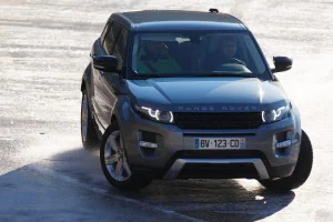 Estás ante el primer Range Rover que adopta la última tecnología de dirección asistida eléctrica.
