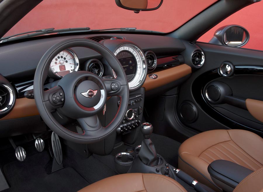 Mini 4 900x656 El interior del nuevo Mini Roadster no varía mucho respecto al resto de Minis del mercado.