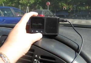 Mini Coyote Plus La información se actualiza a través de la pulsación de un botón por parte de los usuarios.
