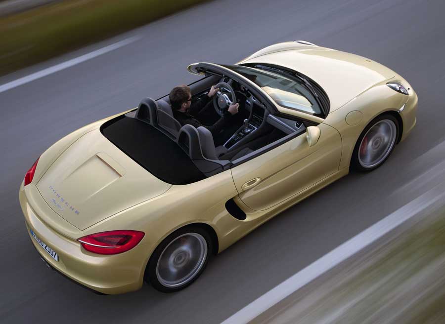 Boxster 2 900x656 Cambios estéticos y a nivel mecánico protagonizan la nueva generación del Porsche Boxster.