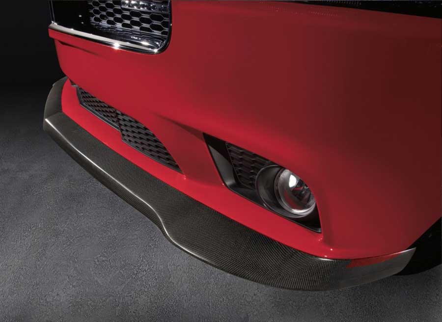 Dodge 3 900x656 La fibra de carbono ha sido utilizada por los ingenieros de Mopar en diversas partes de la carrocería.