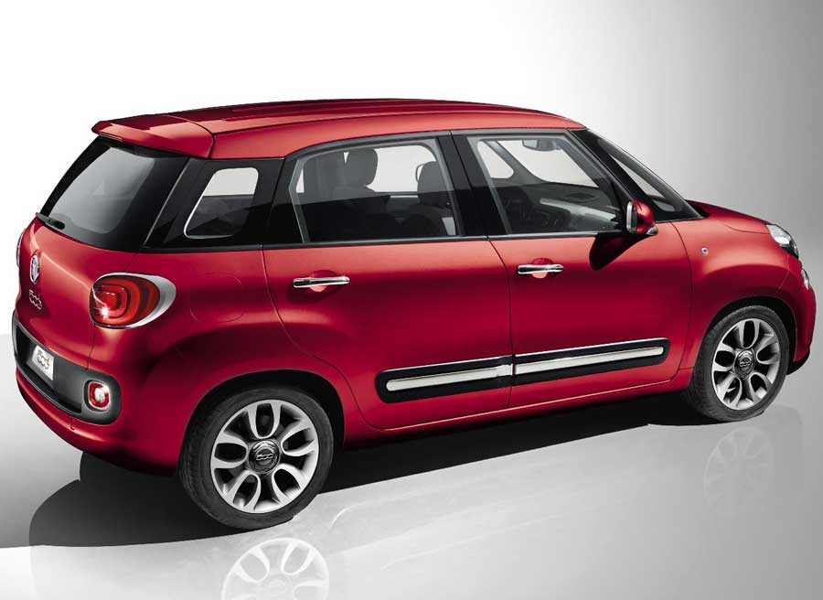 Fiat 500L El Fiat 500L será presentado de forma oficial durante el Salón de Ginebra, que tendrá lugar en marzo.
