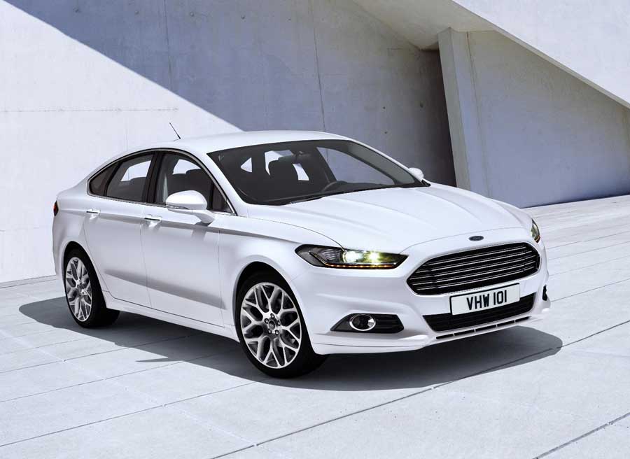 Ford Fusion 1 900x656 El nuevo Ford Fusion Energi es la apuesta eléctrica más fuerte de Ford.