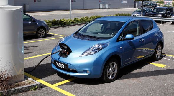 Uno de cada dos conductores llevaría coches eléctricos Uno de cada dos conductores llevaría coches eléctricos