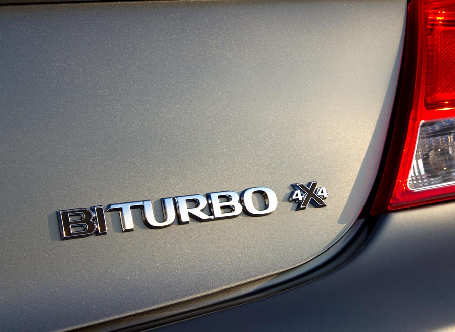 Opel Insignia BiTurbo El logotipo del maletero es una de las pocas diferencias estéticas entre el Insignia BiTurbo y el resto de la gama.