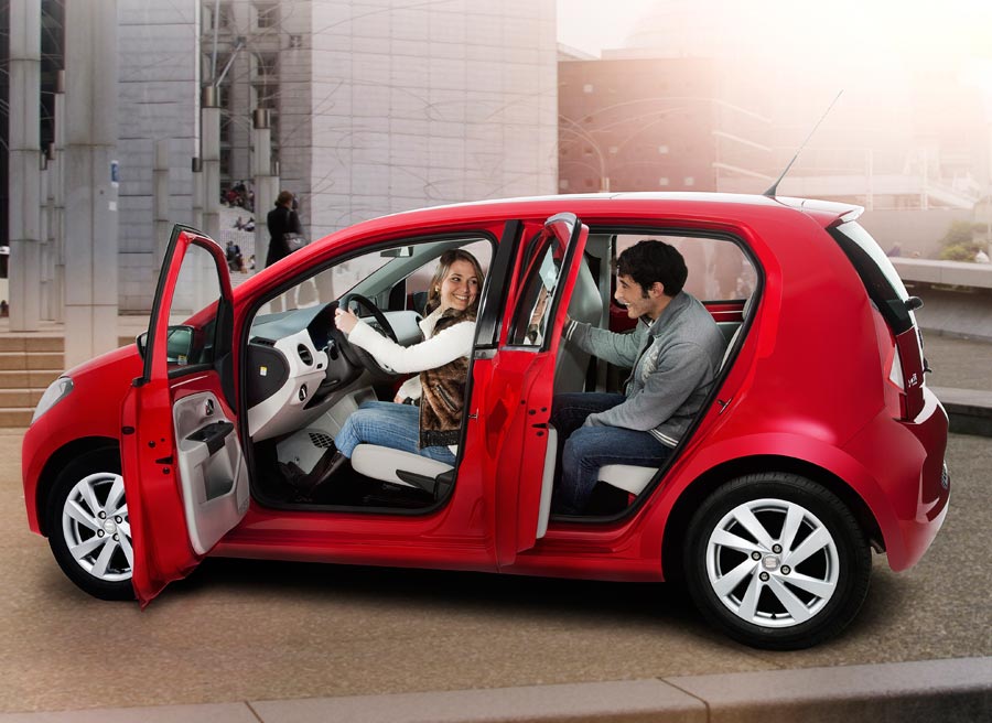 Seat Mii 5 puertas El maletero del Mii tiene una capacidad de 251 litros, que aumentan hasta 951 si se abaten los asientos traseros.