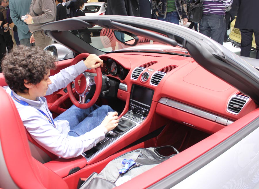 Porsche Boxster A pesar de los cambios, el nuevo Boxster sigue manteniendo la esencia de todo un Porsche.
