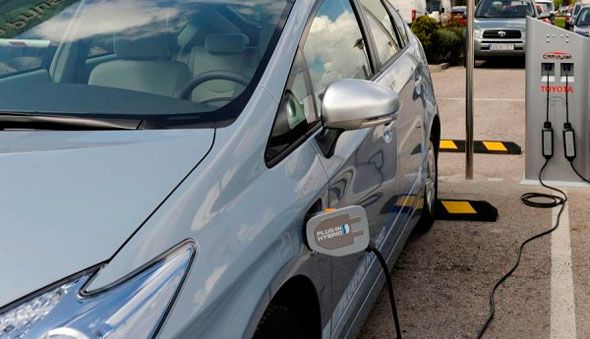 Desarrollan una autopista capaz de cargar los coches eléctricos Desarrollan una autopista capaz de cargar los coches eléctricos