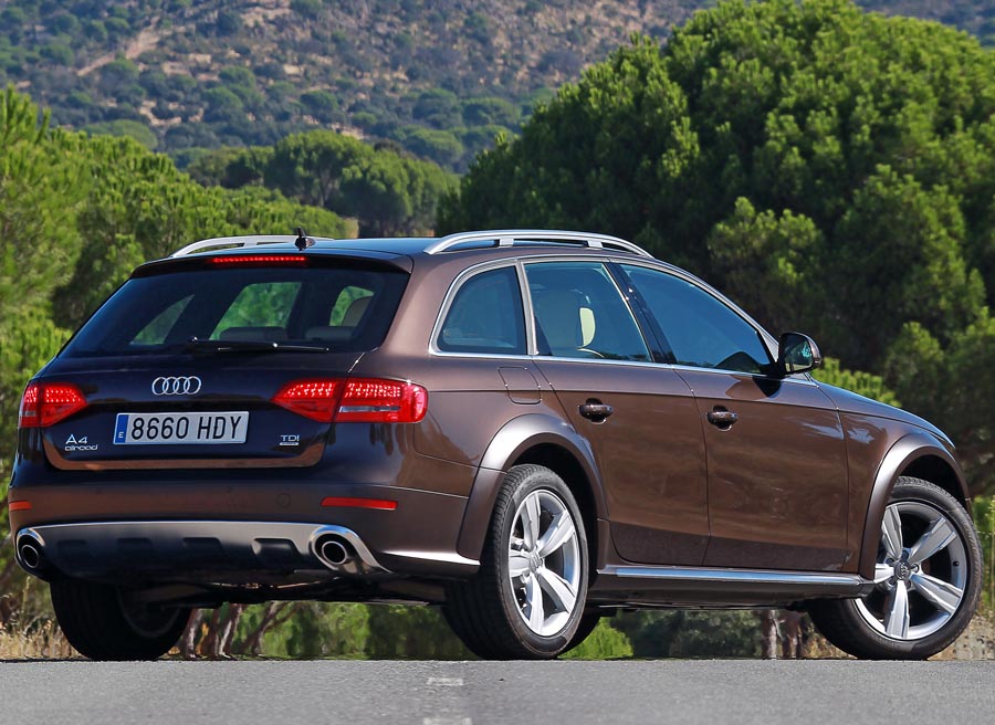 Audi A4 Exclusive Edition El pack Exclusive Edition puede suponer un ahorro de hasta 3.000 euros para el cliente.