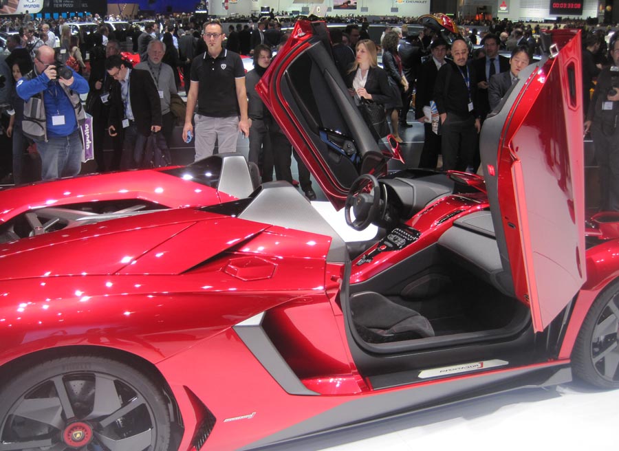 Lamborghini Aventador J Lamborghini Aventador J, sin duda una de las estrellas del Salón de Ginebra.