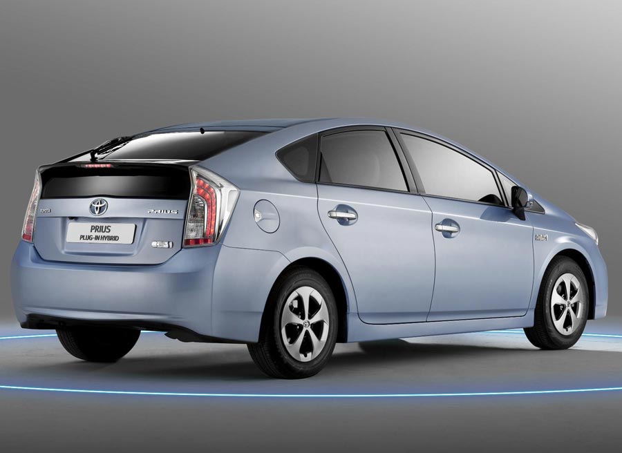 Toyota Prius Plug-In Hybrid La autonomía total del Prius híbrido enchufable supera los 1.200 kilómetros.