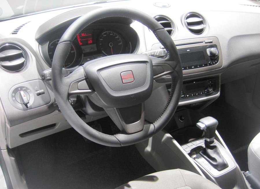 Seat Ibiza El interior del Seat Ibiza conserva intactas todas y cada una de las características ya conocidas.