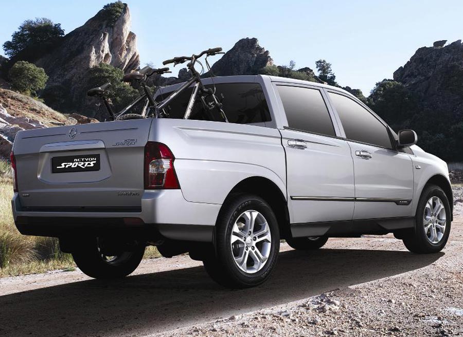 Ssangyong Actyon Sports La capacidad de carga del Ssangyong Actyon Sports es de 2,04 metros cuadrados.