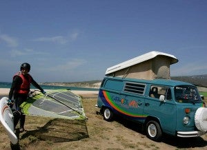 VW T2 Sidi Kauki Van Al alquilar una Camper podrás optar a interesantes descuentos en clases de Kite Surf.
