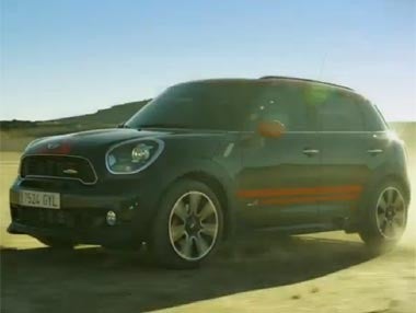 Mini JCW Countryman en movimiento Mini JCW Countryman en movimiento