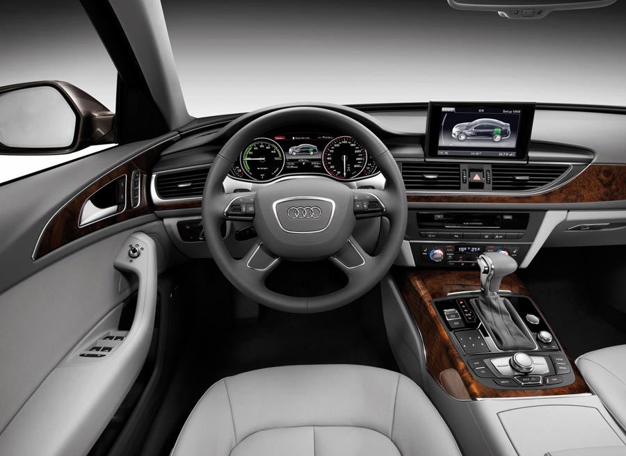 Audi A6 L e-tron El interior del Audi A6 L e-tron presenta las variaciones lógicas de un híbrido respecto a un modelo convencional.