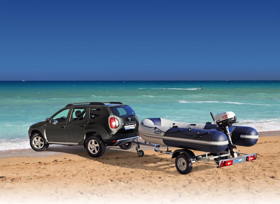 Dacia Duster Pack Marine La promoción de Dacia, regalando una Zodiac, no tiene precedentes.