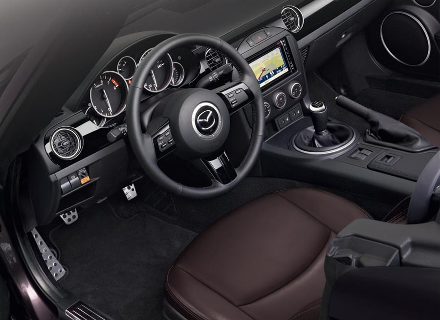 Mazda MX-5 Más equipamiento y mejores materiales en el Mazda MX-5 Sport-Tech.