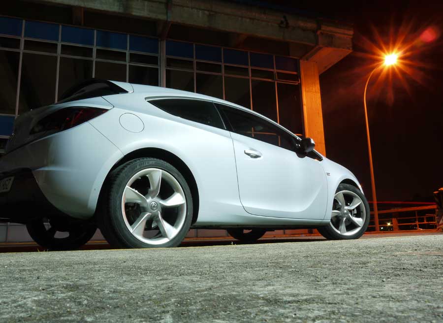 Opel Astra GTC 2.0 CDTi 165 CV Velle Opel Astra GTC 2.0 CDTi 165 CV,Velle, Rubén Fidalgo