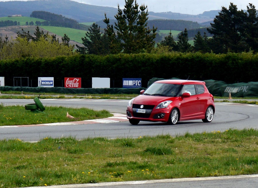Prueba Suzuki Swift Sport circuito Prueba Suzuki Swift Sport, Circuito PTC Escuela A Pastoriza, Rubén Fidalgo