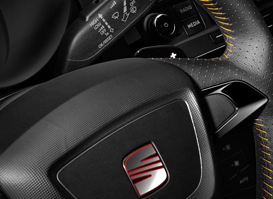 Seat Ibiza Cupra Concept El interior del Seat Ibiza Cupra Concept no varía mucho respecto a lo ya conocido.