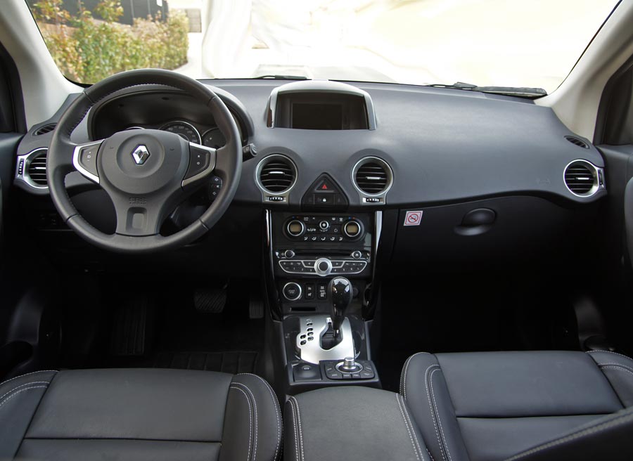 Renault Koleos El espacio que ofrece el Renault Koleos en la parte delantera es uno de sus puntos fuertes.