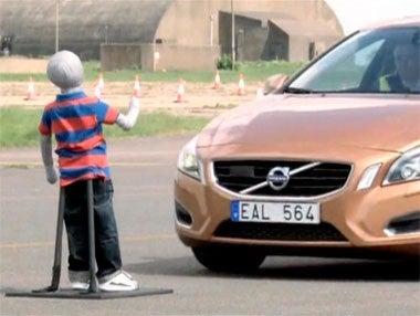 EuroNCAP pone a prueba la seguridad de los peatones EuroNCAP pone a prueba la seguridad de los peatones