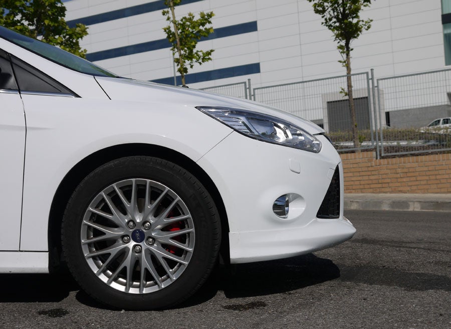 Ford Focus Ecoboost 1.6 180 CV Sport Ford Focus Ecoboost 1.6 180 CV Sport, Faldón delantero, Rubén Fidalgo