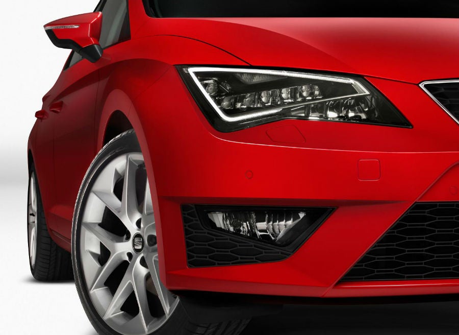 Seat León 2013 Los LED integrales de la parte delantera del nuevo León son una de sus señas de identidad.