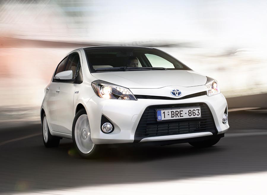 Toyota Yaris hybrid El precio del Toyota Yaris Hybrid es de 15.900 euros.