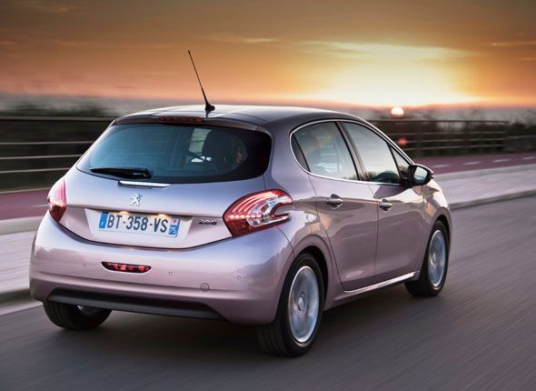 Peugeot estrena en el 208 su nueva generación de motores de tres cilindros Peugeot estrena en el 208 su nueva generación de motores de tres cilindros