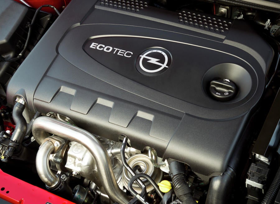 Opel Astra BiTurbo Opel ha logrado unir prestaciones y eficiencia con el nuevo motor diésel BiTurbo del Astra.