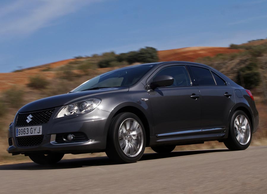 Suzuki Kizashi El Suzuki Kizashi alcanza una velocidad punta de 205 km/h. Foto: Jordi Villanueva.