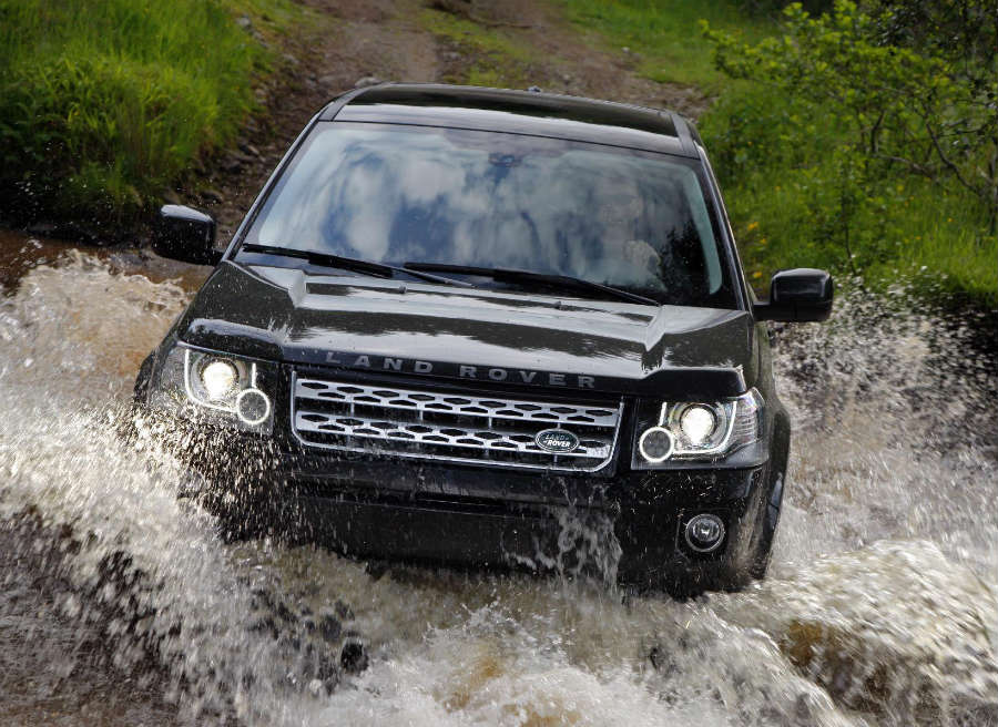 Land Rover Freelander 2 El nuevo Land Rover Freelander sigue defendiéndose como pez en el agua cuando las condiciones se complican.