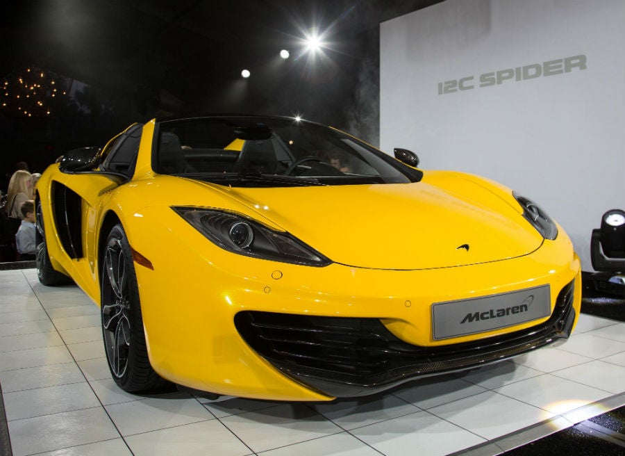 McLaren MP4-12C Spider Al fin hemos podido ver en vivo y en directo la versión descapotable del McLaren MP4-12C Spider.