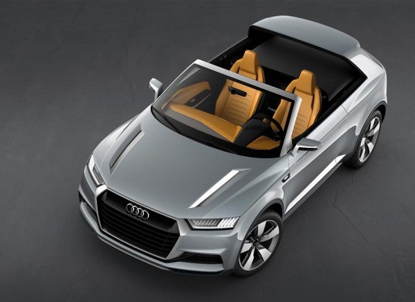 Audi Crosslane Coupé Cuenta con un techo semidescapotable.