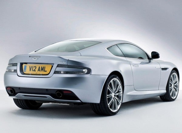 Aston Martin DB9 El DB9 mantiene la esencia de los modelos de Aston Martin.