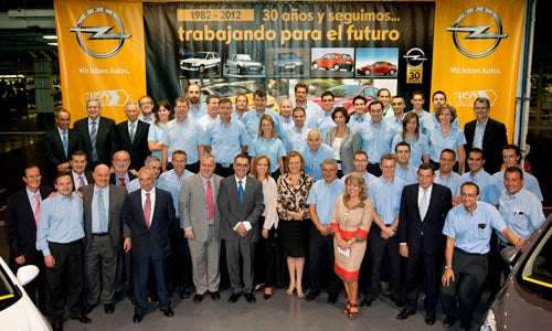 Foto 4 Celebración del 30 aniversario de GM y 150 de Opel.