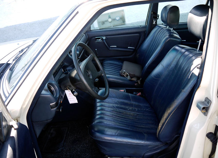 Obsolescencia programada en el automóvil Mercedes W123, Punta Canide, Rubén Fidalgo