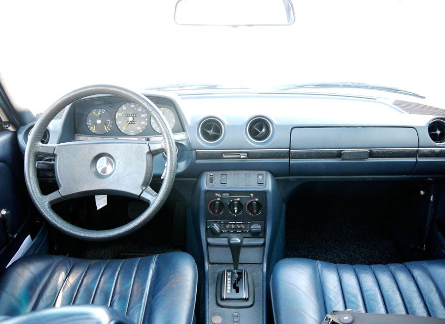 Obsolescencia programada en el automóvil Mercedes W123 Obsolescencia programada en el automóvil Mercedes W123, Punta Canide, Rubén Fidalgo