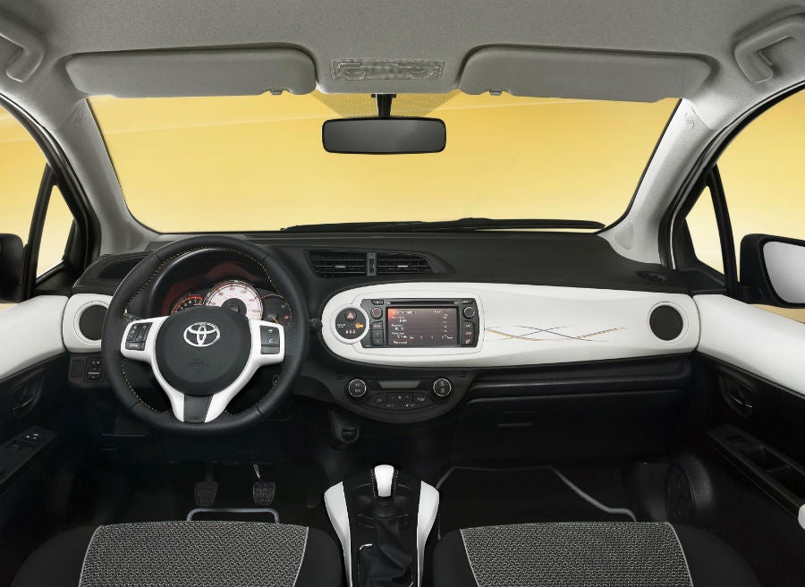 Toyota Yaris Trend El interior del Toyota Yaris Trend es muy juvenil.
