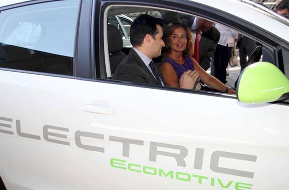 Seat cede 2 coches 100% eléctricos al Ayuntamiento de Madrid Seat cede 2 coches 100% eléctricos al Ayuntamiento de Madrid