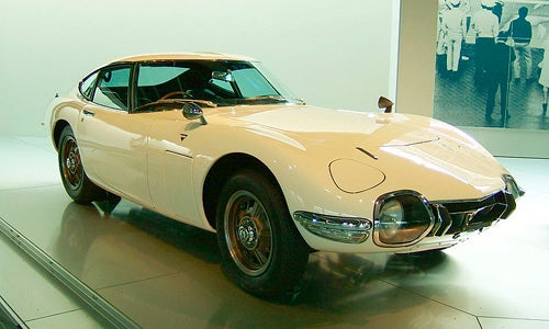 Toyota 2000 GT El Toyota 2000 GT era espectacular en todos los sentidos.