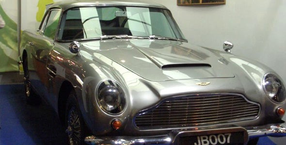 Aston Martin DB5 James Bon recupera el Aston Martin DB5 en Skyfall.